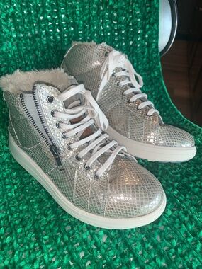 Women’s Metallic Silver High-Top Sneaker with Fur Collar